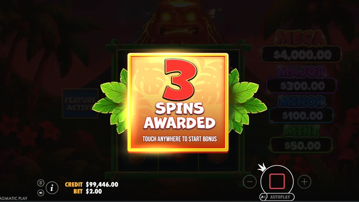Interface do slot Super Tiki Strike com tema tropical e grade 3x3